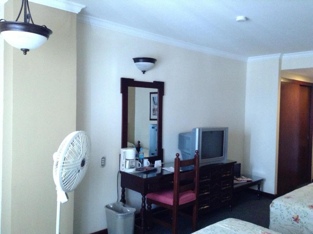 Hotel Real De Uruapan Uruapan  Zimmer foto